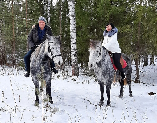 Конная прогулка для двоих о Нижнем Тагиле. Подарочные сертификаты Ultra Подарки. Купить оригинальный подарок или подарочный сертификат на Конная прогулка для двоих о Нижнем Тагиле. Сервис UltraPodarki.ru 8-800-505-9530. Катание на лошадях, Прогулка на лошади, Прогулка на лошадях для двоих, Конная прогулка для двоих, конный клуб, Конный клуб, конная прогулка, конная прогулка о Нижнем Тагиле