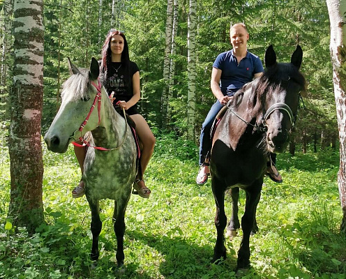 Конная прогулка для двоих о Нижнем Тагиле. Подарочные сертификаты Ultra Подарки. Купить оригинальный подарок или подарочный сертификат на Конная прогулка для двоих о Нижнем Тагиле. Сервис UltraPodarki.ru 8-800-505-9530. Катание на лошадях, Прогулка на лошади, Прогулка на лошадях для двоих, Конная прогулка для двоих, конный клуб, Конный клуб, конная прогулка, конная прогулка о Нижнем Тагиле