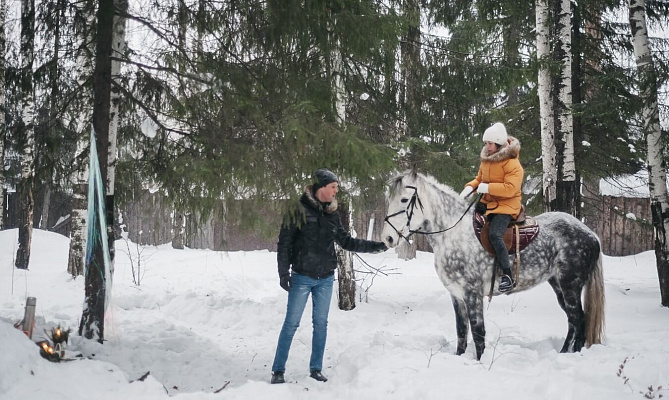Конная прогулка для двоих о Нижнем Тагиле. Подарочные сертификаты Ultra Подарки. Купить оригинальный подарок или подарочный сертификат на Конная прогулка для двоих о Нижнем Тагиле. Сервис UltraPodarki.ru 8-800-505-9530. Катание на лошадях, Прогулка на лошади, Прогулка на лошадях для двоих, Конная прогулка для двоих, конный клуб, Конный клуб, конная прогулка, конная прогулка о Нижнем Тагиле