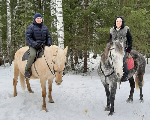 Конная прогулка для двоих о Нижнем Тагиле. Подарочные сертификаты Ultra Подарки. Купить оригинальный подарок или подарочный сертификат на Конная прогулка для двоих о Нижнем Тагиле. Сервис UltraPodarki.ru 8-800-505-9530. Катание на лошадях, Прогулка на лошади, Прогулка на лошадях для двоих, Конная прогулка для двоих, конный клуб, Конный клуб, конная прогулка, конная прогулка о Нижнем Тагиле