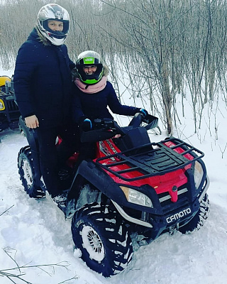 Катание на квадроциклах о Нижнем Тагиле. Сервис Ultra Подарки. Подарочный сертификат на катание на квадроциклах о Нижнем Тагиле. Закажите катание на квадроциклах недорого и наслаждайтесь активным отдыхом с друзьями. Выбирайте живописные маршруты для езды на квадроциклах. Сервис UltraPodarki.ru 8800-505-9530. Катание на квадроциклах, Прокат квадроциклов, езда на квадроцикле, прокат квадроциклов Нижний Тагил, катание на квадроциклах Нижний Тагил, Катание на квадроциклах зимой, Катание на квадроциклах летом, Сертификат на катание на квадроциклах 

